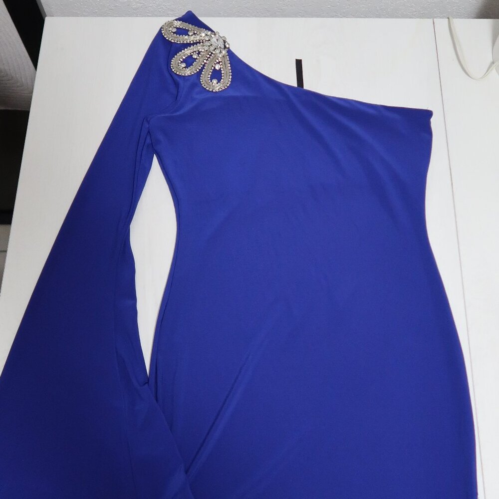 💙✨ Elegant One-Shoulder Blue Dress – Timeless & Classy ✨💙